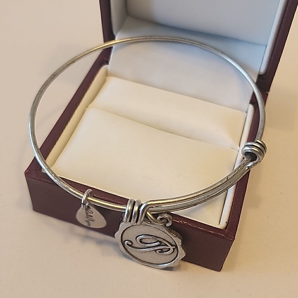 Bella Ryann P Charm Initial Bracelet - Picture 2 of 3